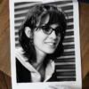 Portrait noir et blanc N°5 de l’actrice Anne Parillaud, photographié en janvier 2001. Présentation du tirage 45x60cm en édition limitée, numérotée et signée.