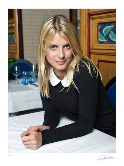 Portrait couleur N°7 de la réalisatrice et actrice Mélanie Laurent, photographié en octobre 2011. Tirage d’art en édition limitée, numérotée et signée.