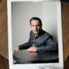 Portrait couleur N°8 de l’acteur Gilles Lellouche, photographié en février 2011. Présentation du tirage 45x60cm en édition limitée, numérotée et signée.