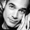 Portrait noir et blanc N°7 de l’acteur Jean-Marc Barr, photographié en février 2001. Tirage d’art en édition limitée, numérotée et signée. Détail