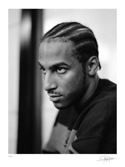 Portrait Noir & Blanc N°9 de l’acteur Stomy Bugsy, photographié en novembre 2001. Tirage d’art en édition limitée, numérotée et signée.