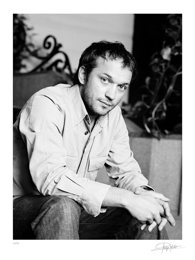 Portrait Noir & Blanc N°4 de l’acteur Vincent Perez, photographié en avril 2003. Tirage d’art en édition limitée, numérotée et signée.